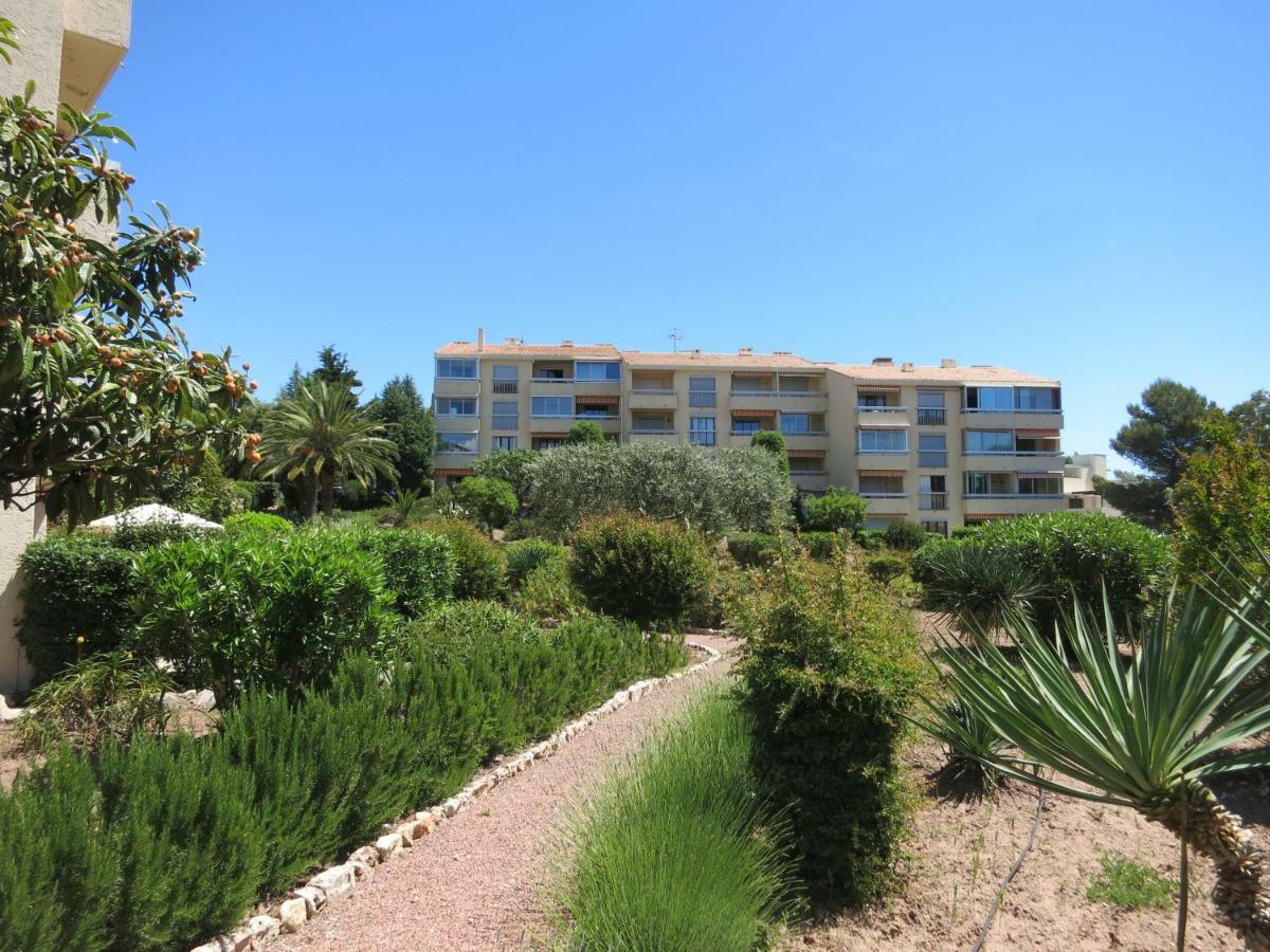 Joli studio A front de mer Saint-Raphaël Extérieur photo